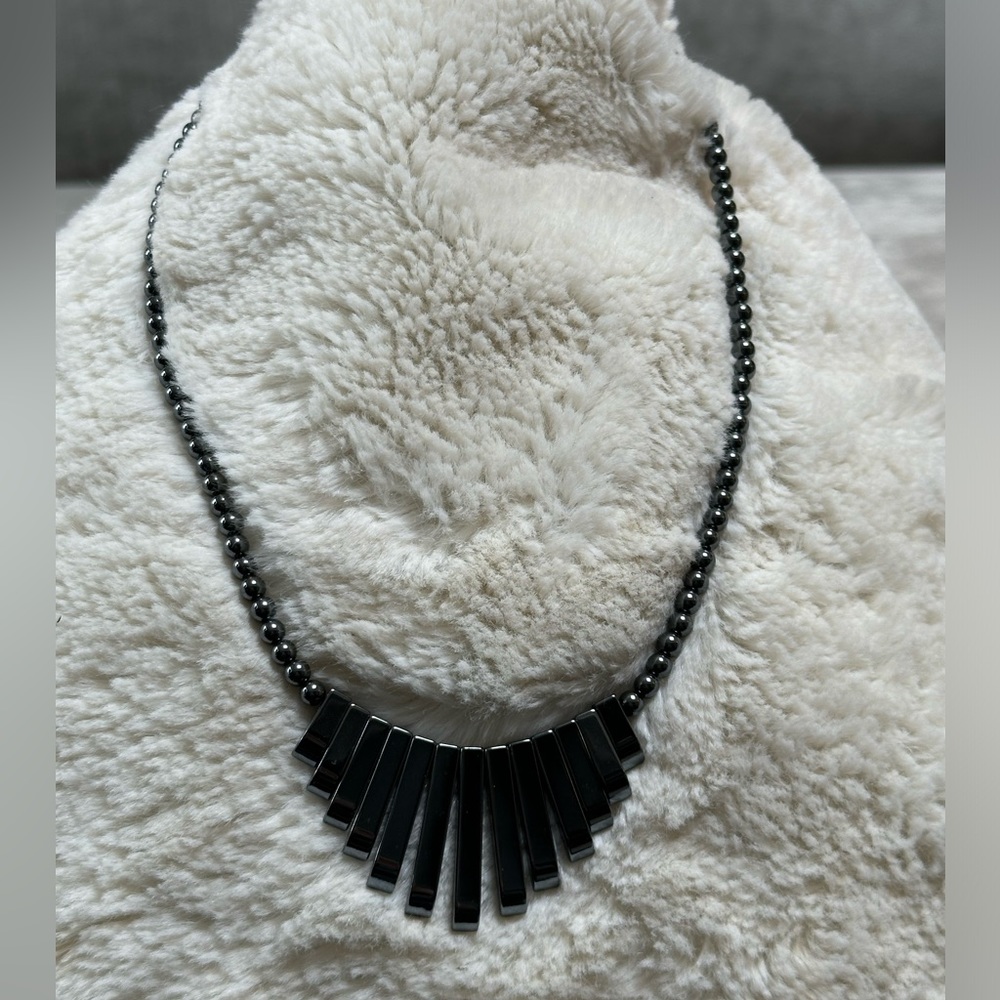 VINTAGE HEMATITE NECKLACE WITH BARREL CLASP OS